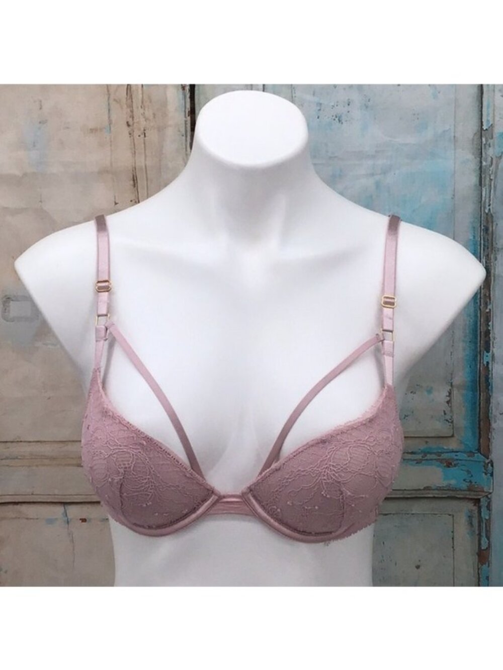 Victorias Secret Very Sexy Strappy Push-Up Bra 32B Lace Light Pink Adjustable St